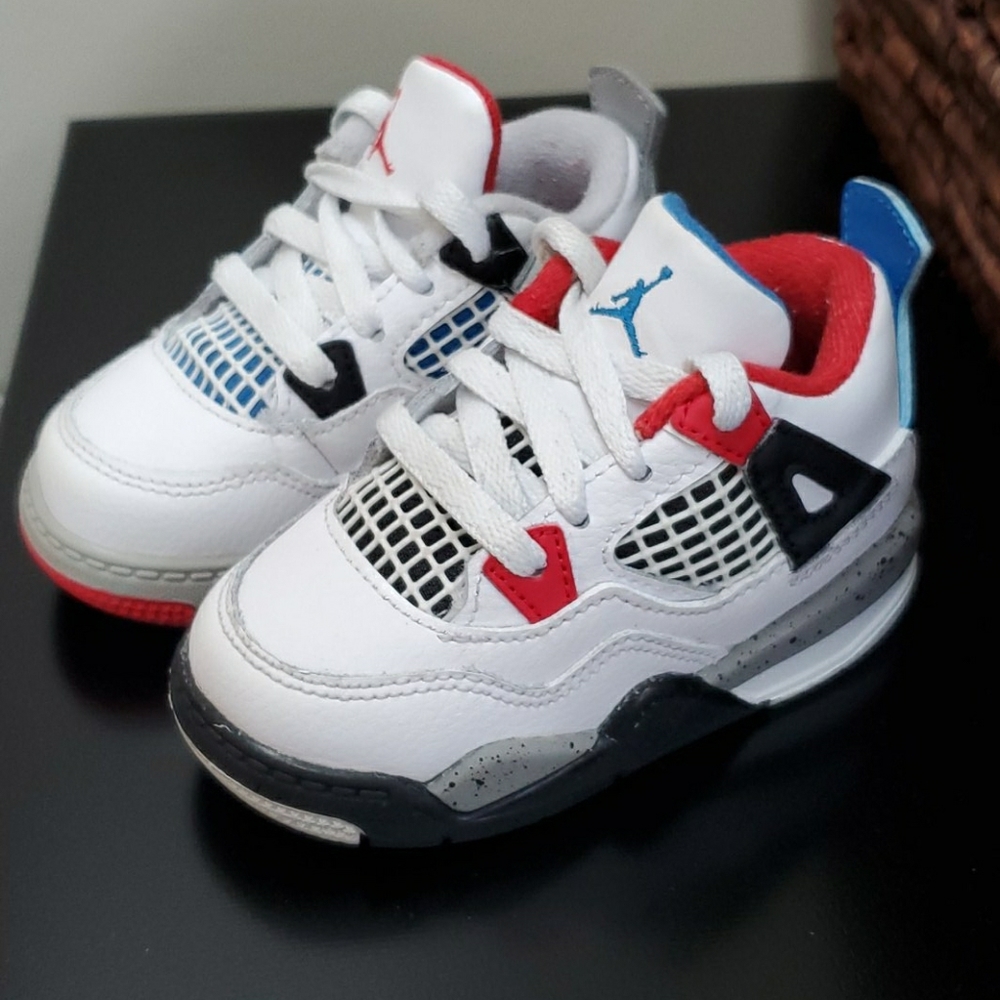 Jordan Retro 4 "What The" shoes